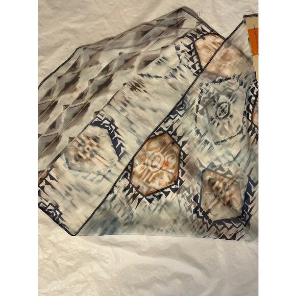 One of a Kind Silk Scarf Manufacture Sample - Vialegeno Disegni Italy 18" x 32" - Picture 7 of 10